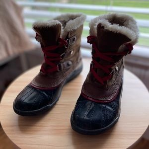 Women duck boots